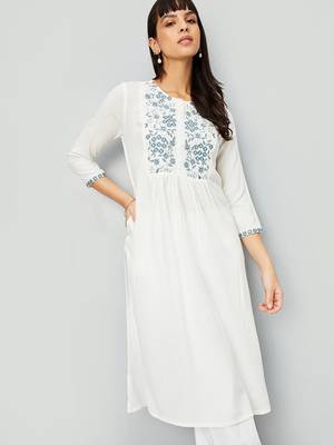 Floral round nek regular sleeves embroidered kurta 1
