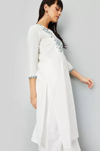 Floral round nek regular sleeves embroidered kurta