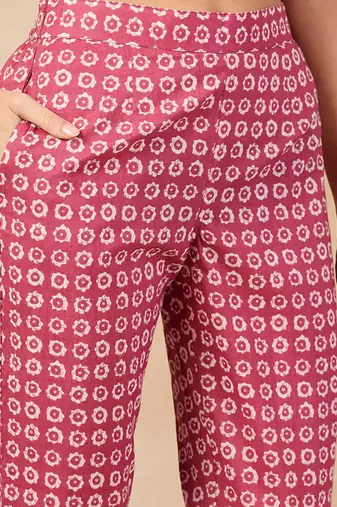 Pink floral printed v-neck regular cotton a-line kurta with trousers