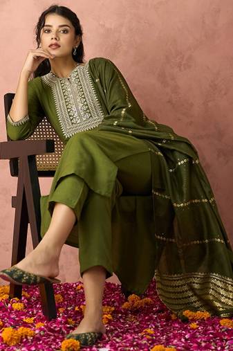 Ethnic motifs embroidered straight republic day kurta with trousers & dupatta