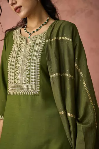 Ethnic motifs embroidered straight republic day kurta with trousers & dupatta