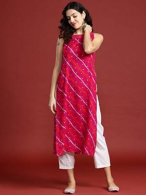 Leheriya printed halter neck thread work kurta 1