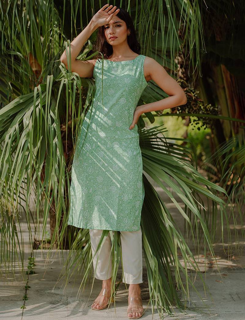 Green & white floral printed straight kurta