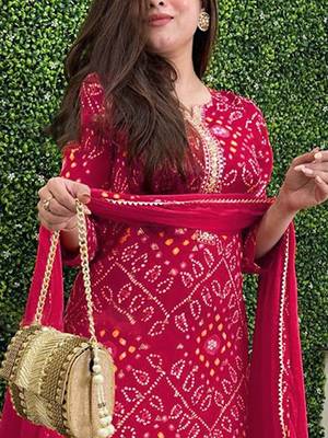 Bandhani printed sequinned straight kurta with trousers & dupatta 3