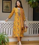 Floral printed regular cotton blend kurta with trousers with dupatta