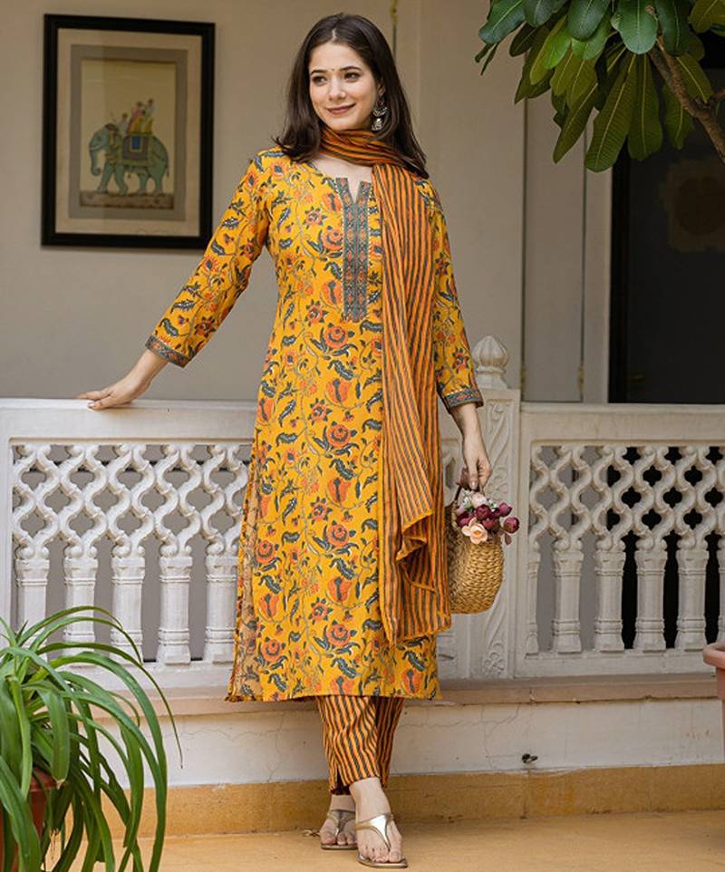 Floral printed regular cotton blend kurta with trousers with dupatta