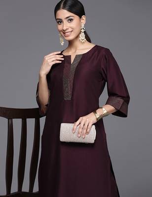 Yoke design regular thread work kurta with trousers 1