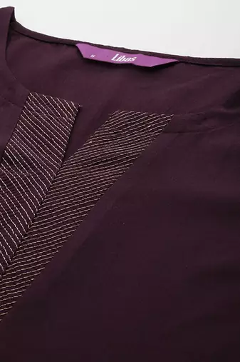 Yoke design regular thread work kurta with trousers
