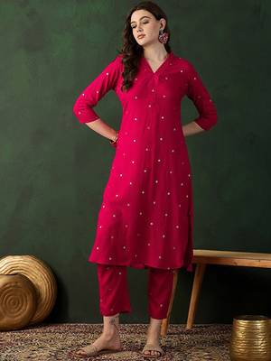 Pink floral printed v-neck straight kurta with trousers 1