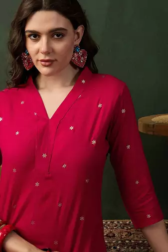 Pink floral printed v-neck straight kurta with trousers