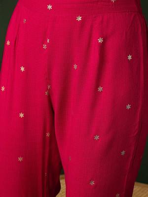 Pink floral printed v-neck straight kurta with trousers 3