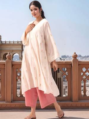 Floral printed v-neck three-quarter sleeves a-line kurta with palazzos 4