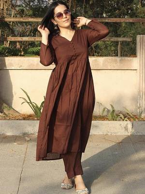 Tiered kurta with trousers 2