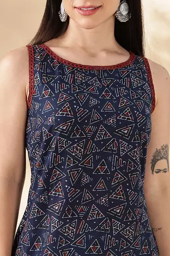 Navy blue geometric printed boat neck straight kurta