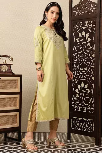 Floral yoke design keyhole neck sequinned jashn kurta