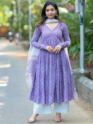 Floral printed pleated kurta with trousers & dupatta 1