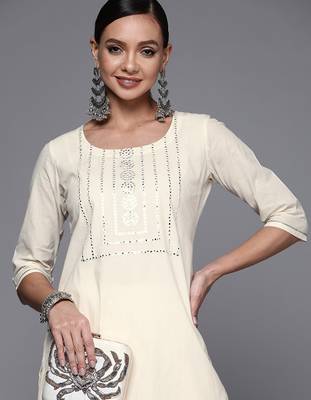 Off white yoke design mirror work kurta 2
