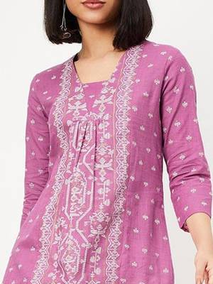Ethnic motifs woven design pleated v-neck straight kurta 2