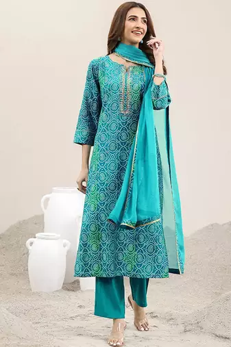 Bandhani printed gotta patti kurta with trousers & dupatta