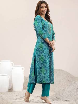 Bandhani printed gotta patti kurta with trousers & dupatta 4