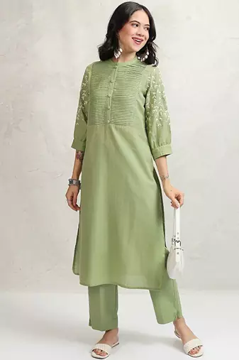 Floral embroidered regular thread work pure cotton republic day kurta with trousers