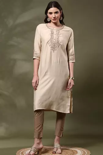 Floral yoke design thread work round neck straight kurta