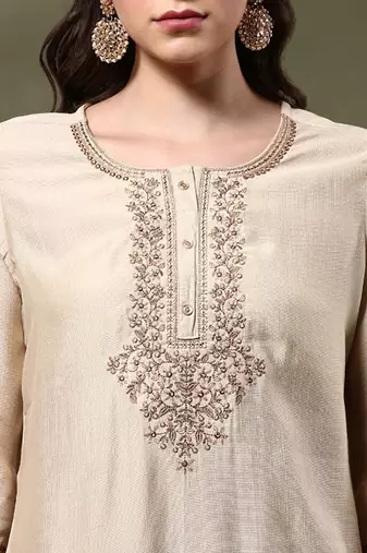 Floral yoke design thread work round neck straight kurta