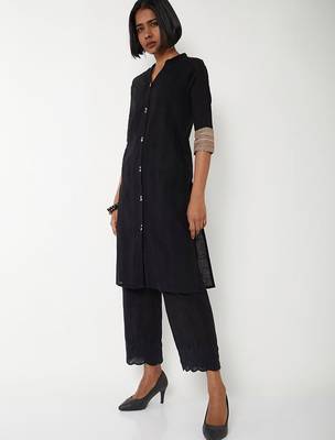 Keyhole neck thread work kurta 1
