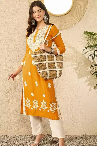 Floral embroidered round neck thread work straight kurta