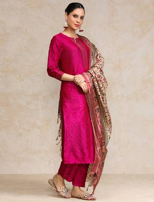 Pink zari work textured kurta with trouser and printed dupatta 3