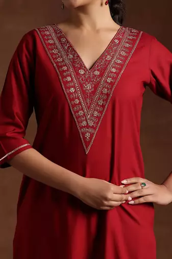 Yoke design thread work kurta
