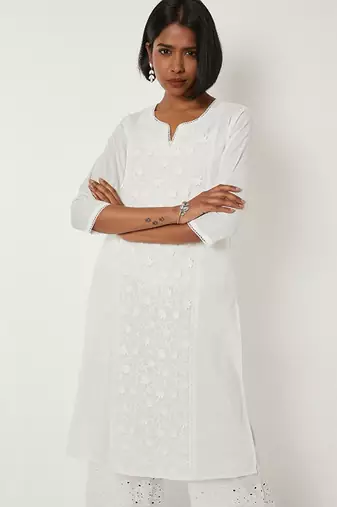 Ethnic motifs embroidered chikankari white romance kurta