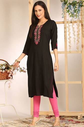 Floral embroidered v-neck straight kurta