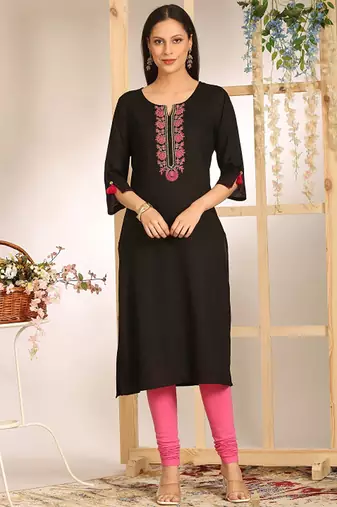 Floral embroidered v-neck straight kurta