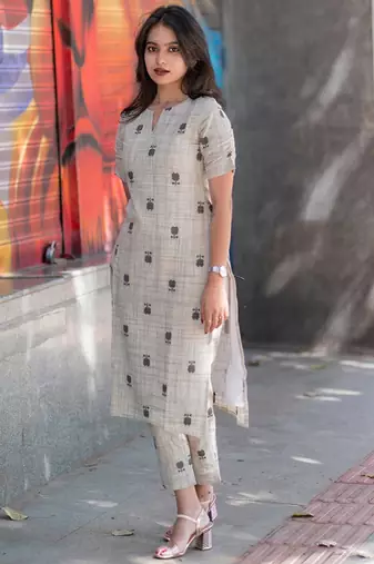 Floral printed notch neck straight kurta with trousers