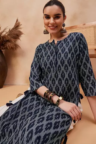 Navy blue ethnic motifs printed cotton straight kurta