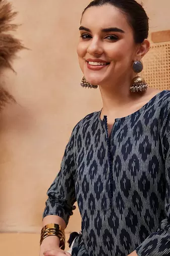 Navy blue ethnic motifs printed cotton straight kurta