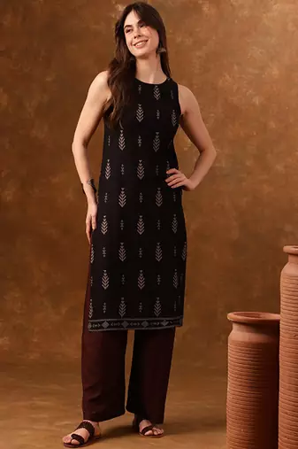 Black ethnic motifs printed sleeveless straight kurta