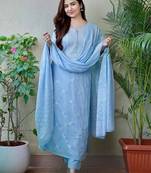 Floral embroidered kurta & trousers with dupatta