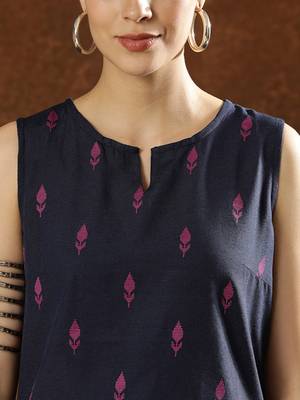 Cotton printed notch neck straight kurti farshi salwar with dupatta 2