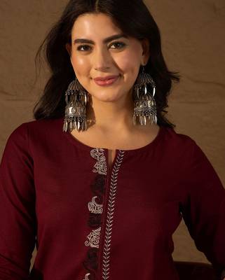 Ethnic motifs embroidered thread work kurta 4