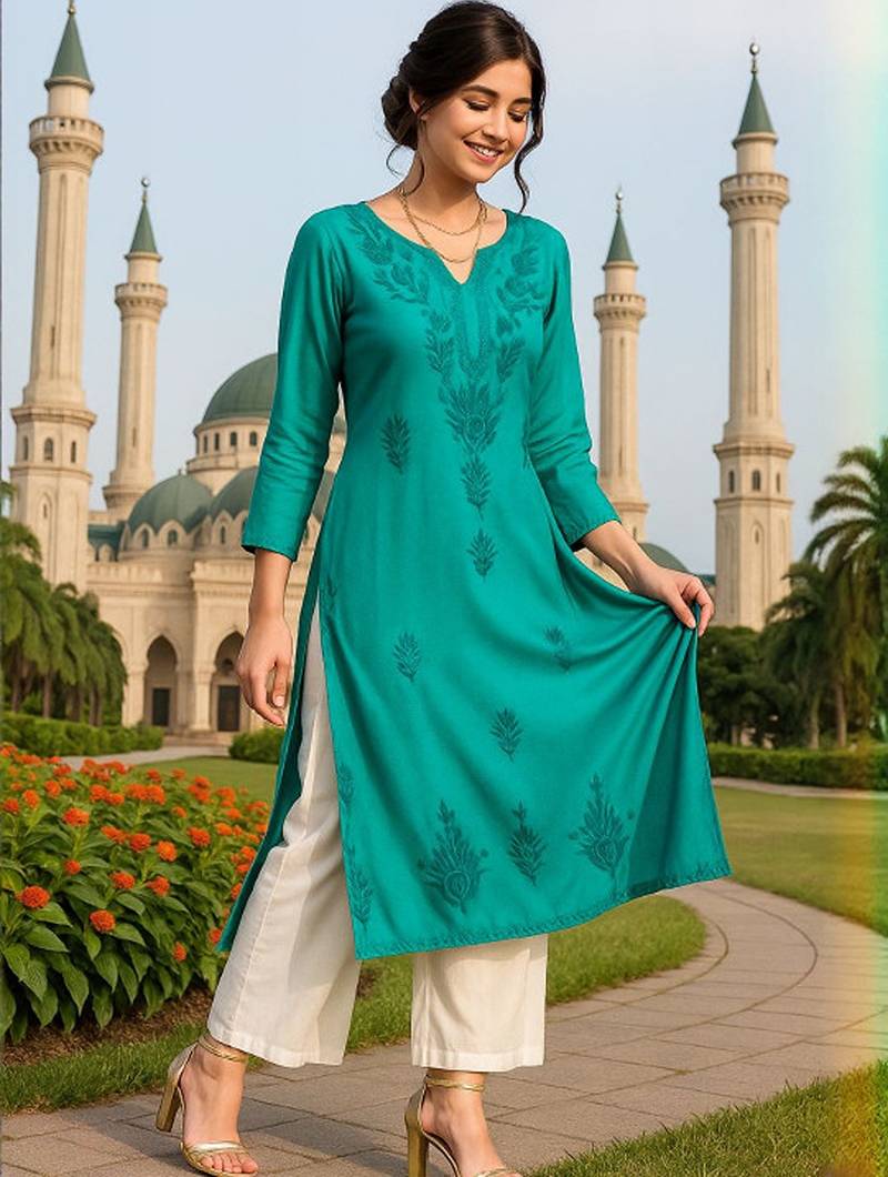 Embroidered straight kurta