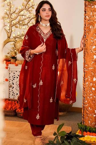 Embroidered regular kurta with trousers & with dupatta