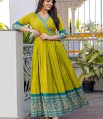 Checked thread work v-neck anarkali kurta