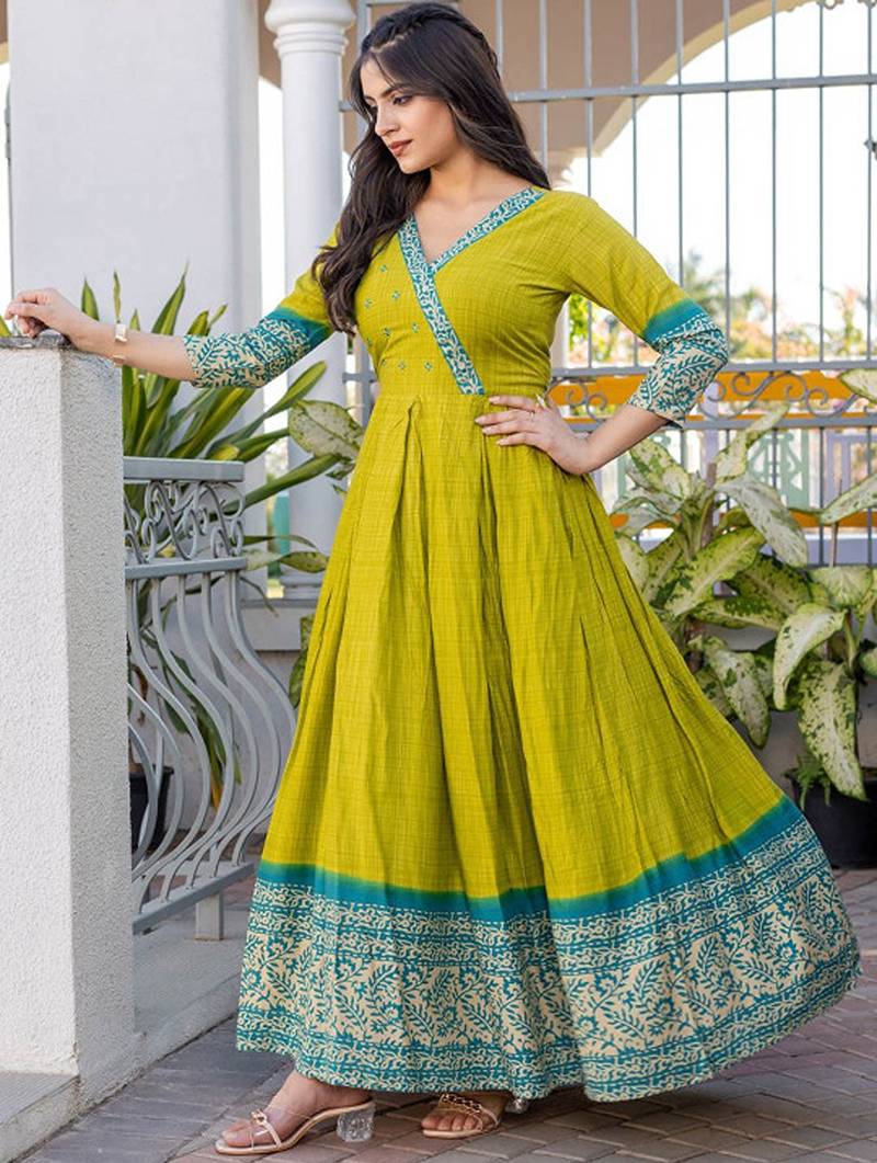 Checked thread work v-neck anarkali kurta