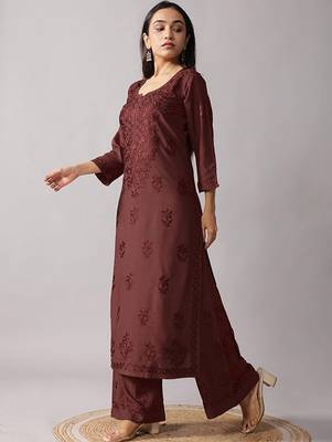 Floral embroidered chikankari notch neck straight kurta with palazzos 3