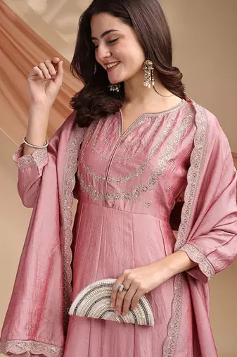 Embroidered v-neck kurta & trousers with dupatta