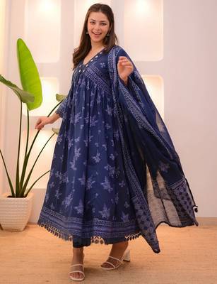 Floral printed v-neck empire anarkali mirror work kurta with trousers & dupatta 3