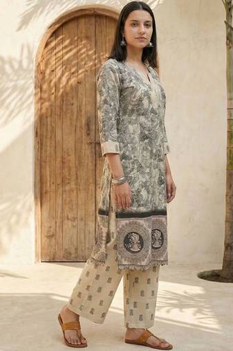 Floral printed regular top with trousers