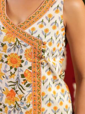 Floral printed v-neck straight pure cotton kurta with trousers 2